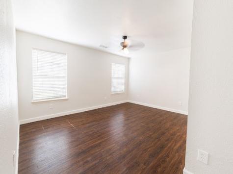 1348 E Maddox Fort Worth TX 76104