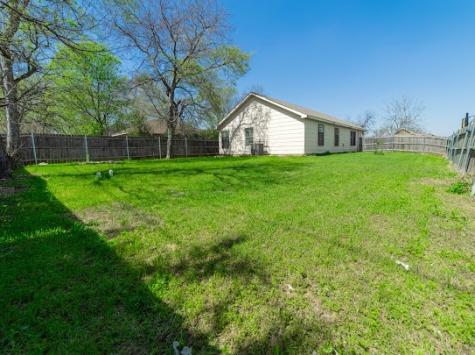 1348 E Maddox Fort Worth TX 76104