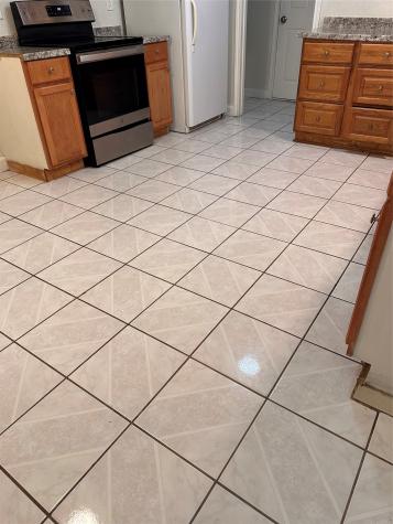 1348 E Maddox Fort Worth TX 76104