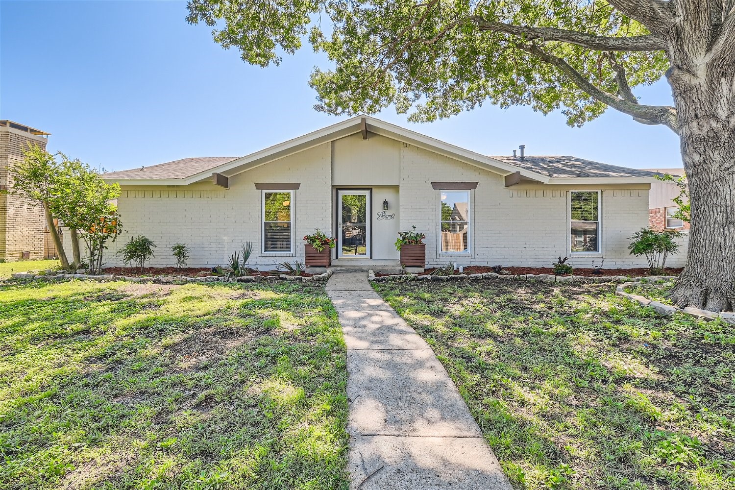 2030 Glenwick Lane Garland TX 75040