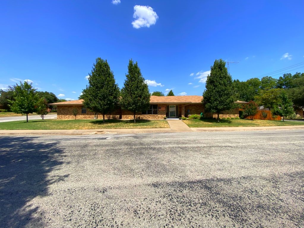 901 E Greenwood Avenue Bowie TX 76230