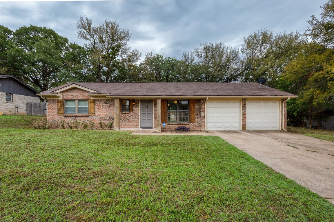 708 N Stewart Street Azle TX 76020