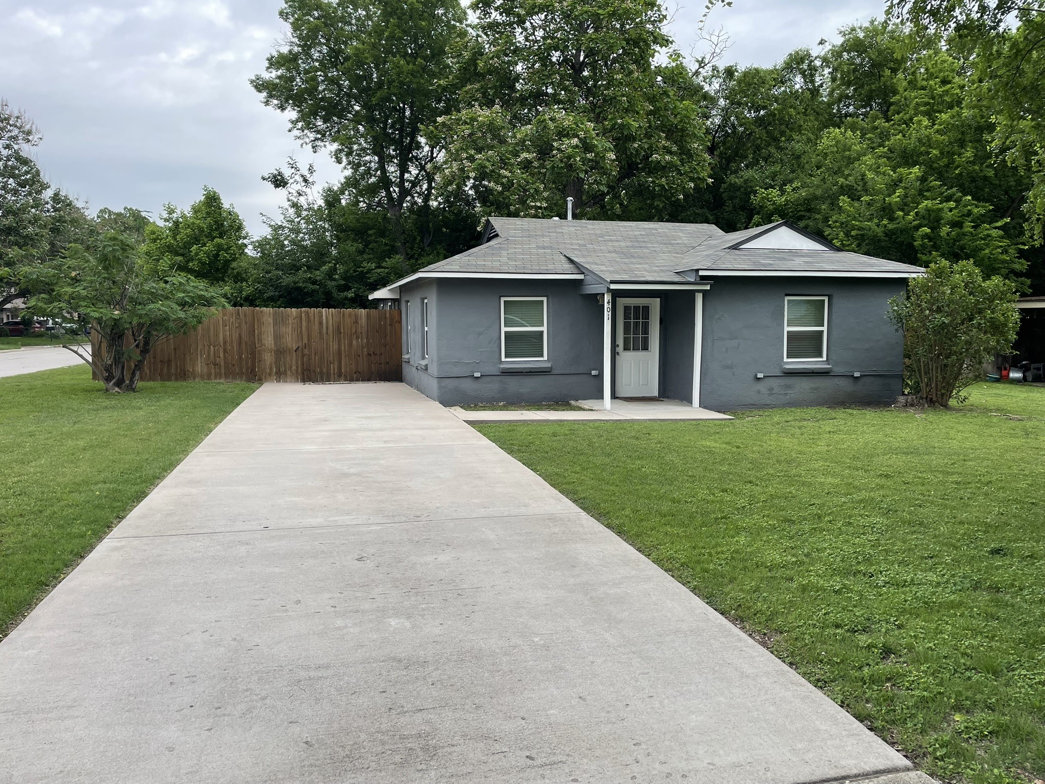 401 S Mcentire Court White Settlement TX 76108