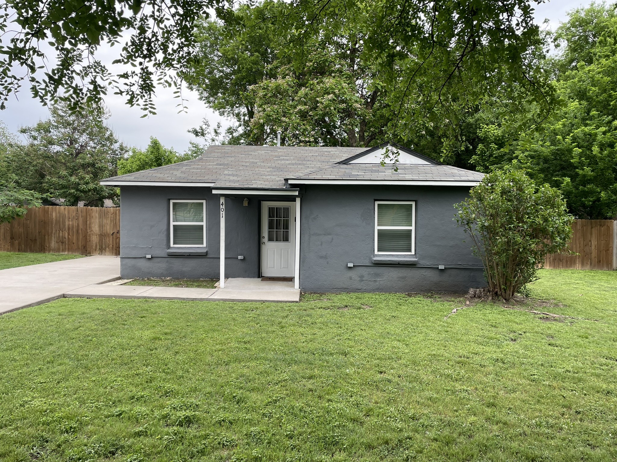 401 S Mcentire Court White Settlement TX 76108