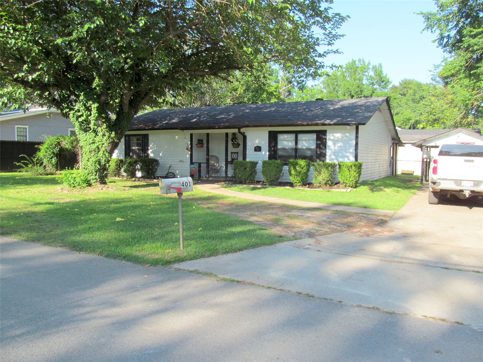 401 Wilkerson Street Winnsboro TX 75494