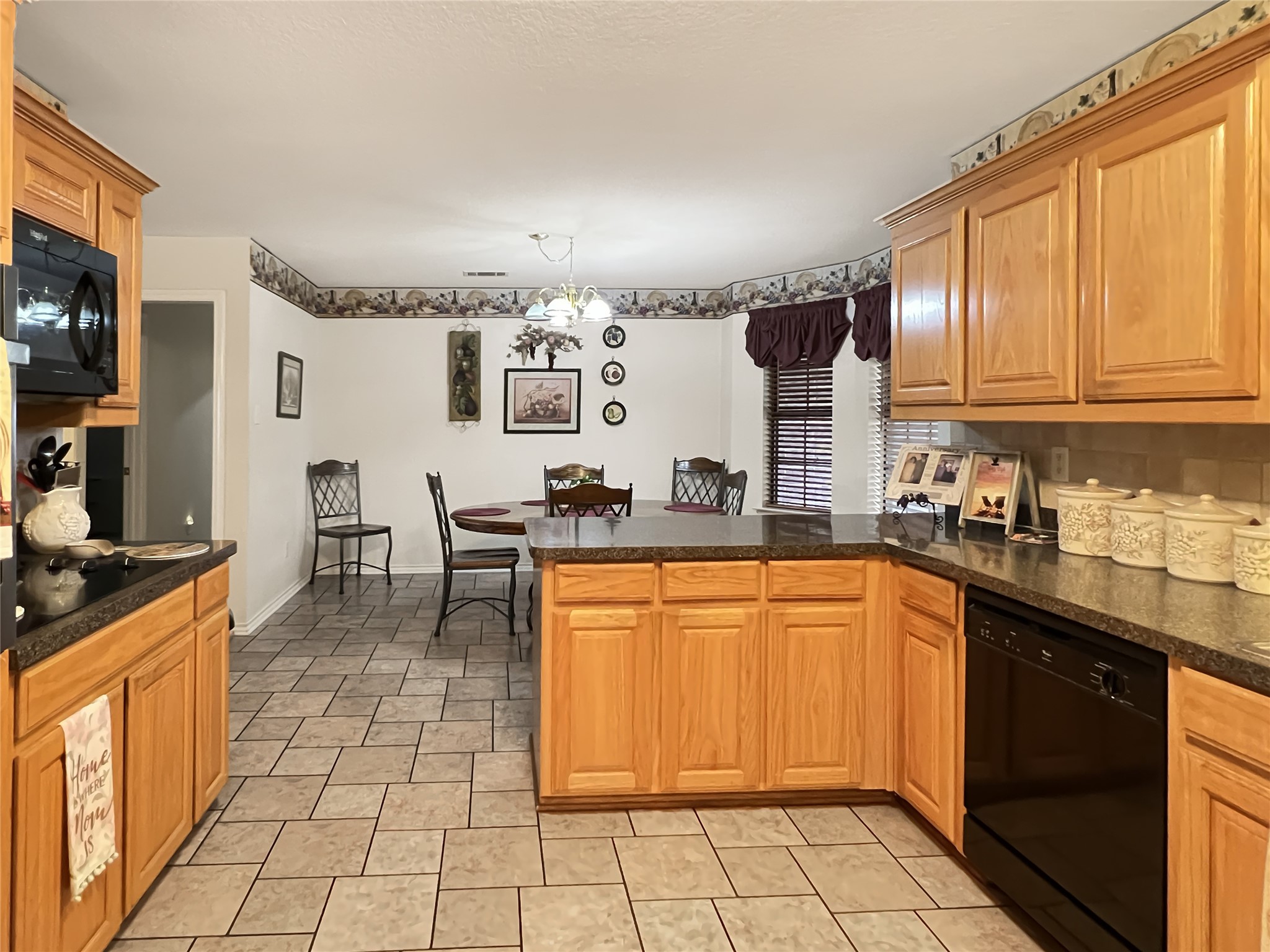 109 Continental Lane Hillsboro TX 76645