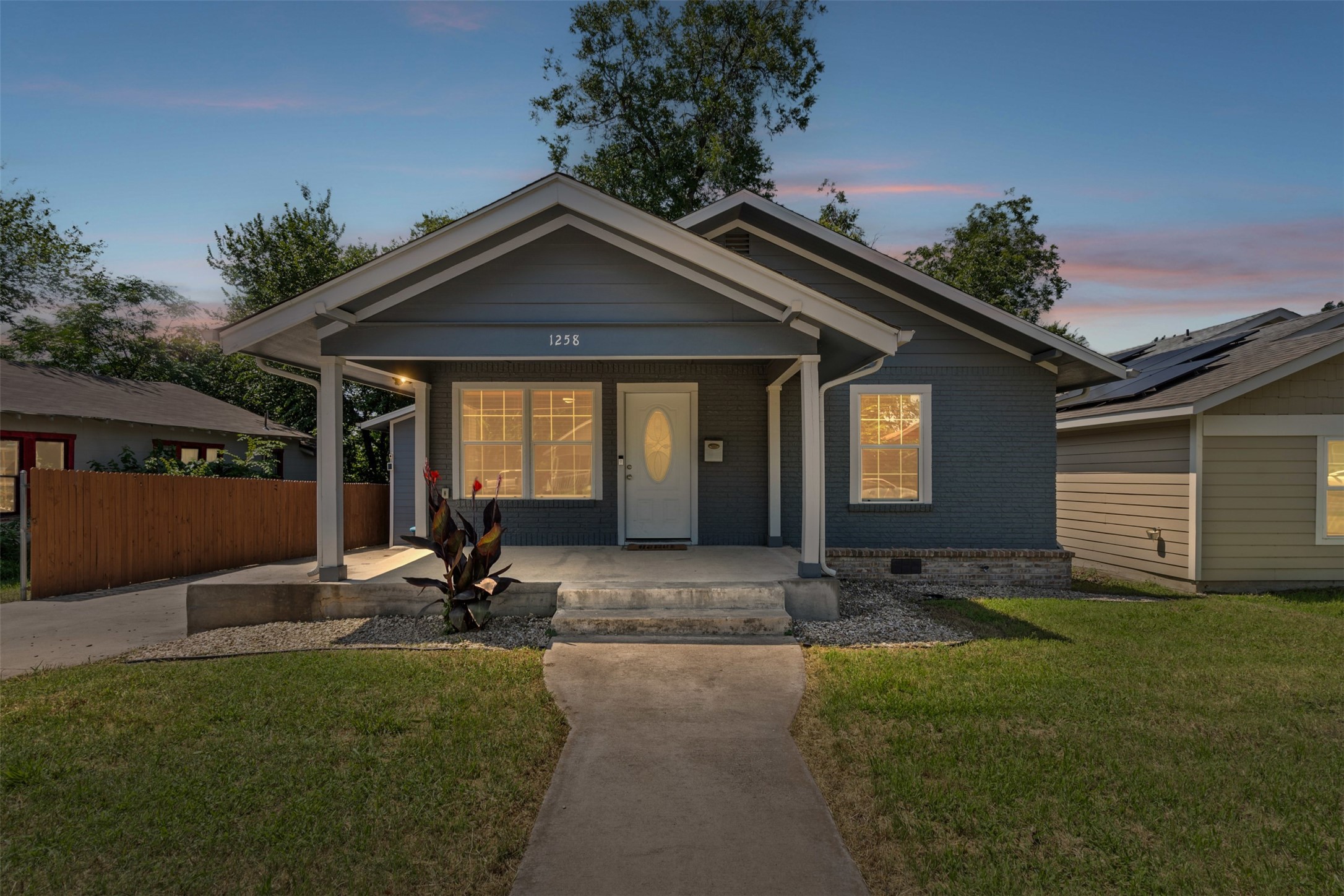 1258 E Richmond Avenue Fort Worth TX 76104