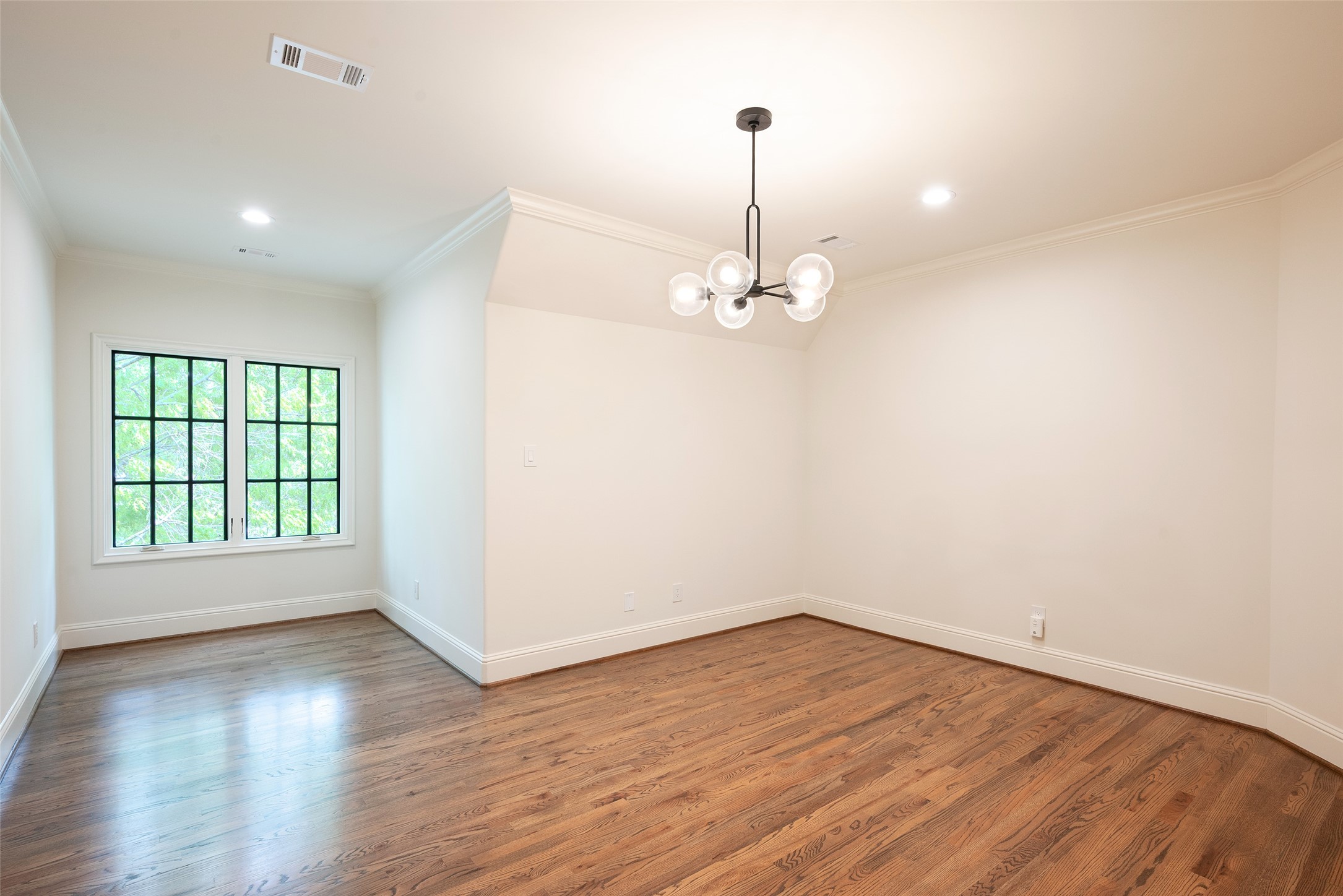 11040 Tibbs Street Dallas TX 75230
