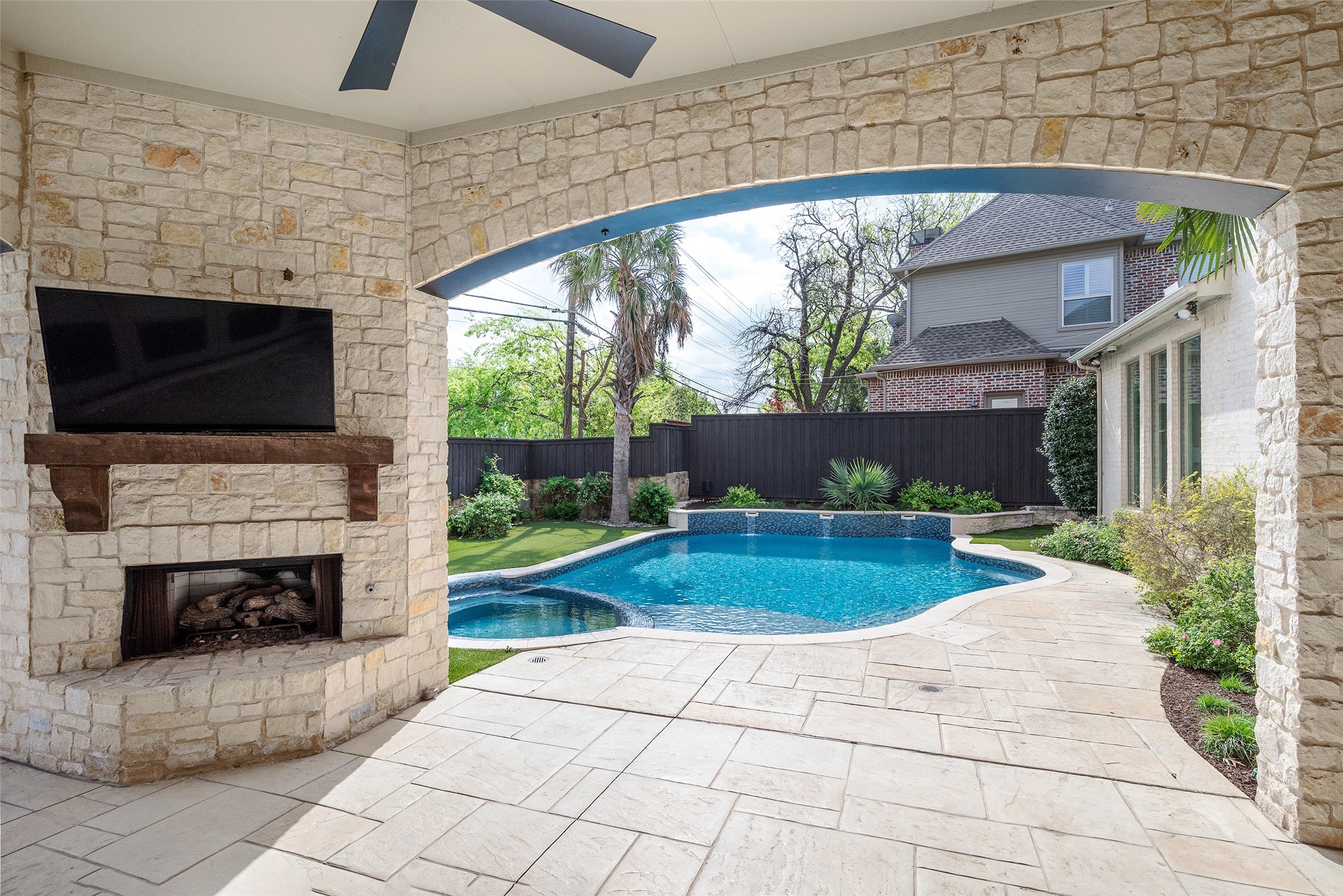 11040 Tibbs Street Dallas TX 75230