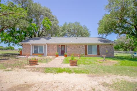 716 W 3rd Street Eddy TX 76524