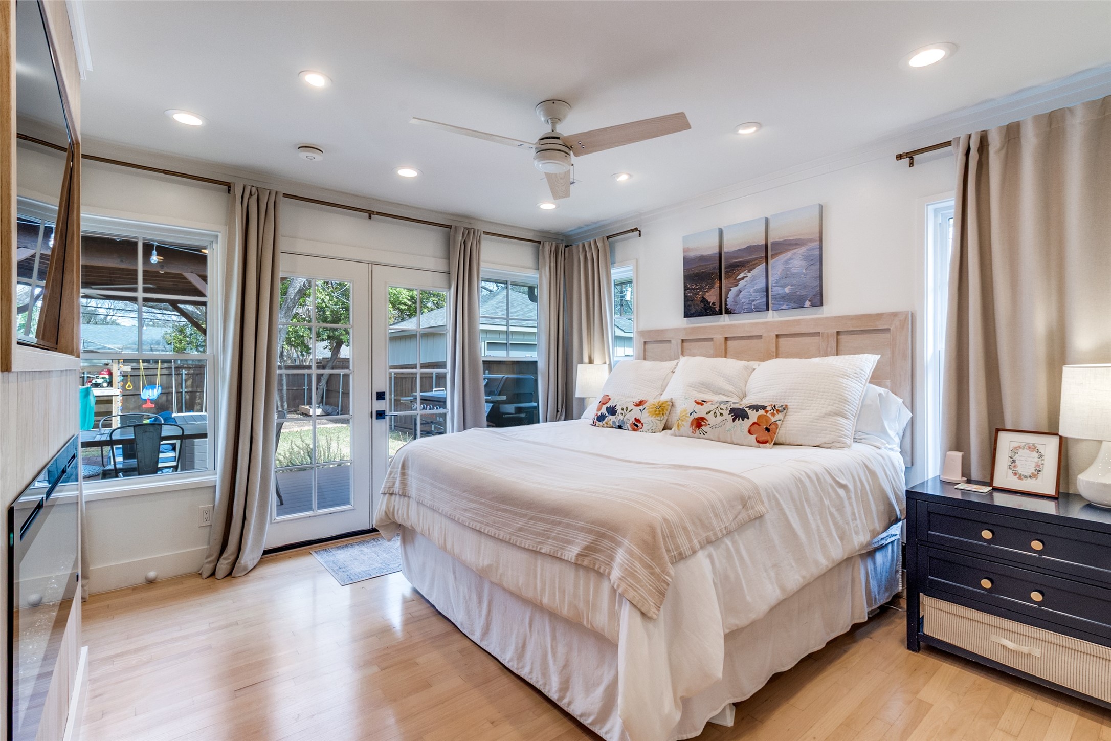 6737 Ravendale Lane Dallas TX 75214