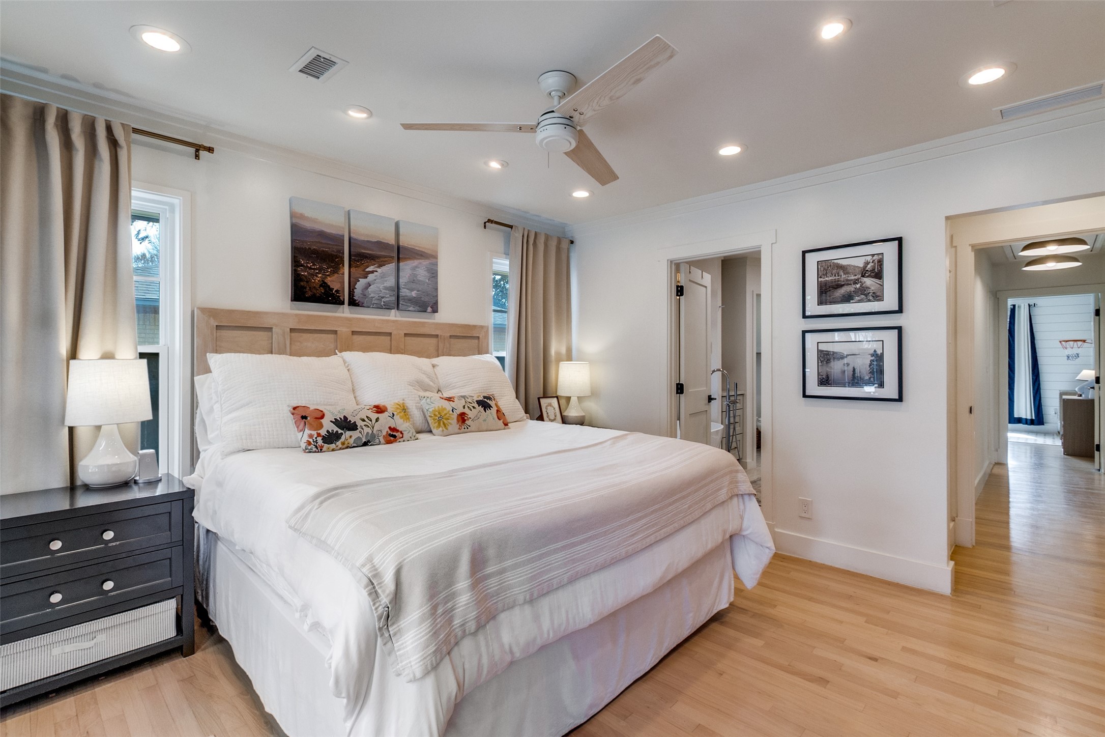 6737 Ravendale Lane Dallas TX 75214