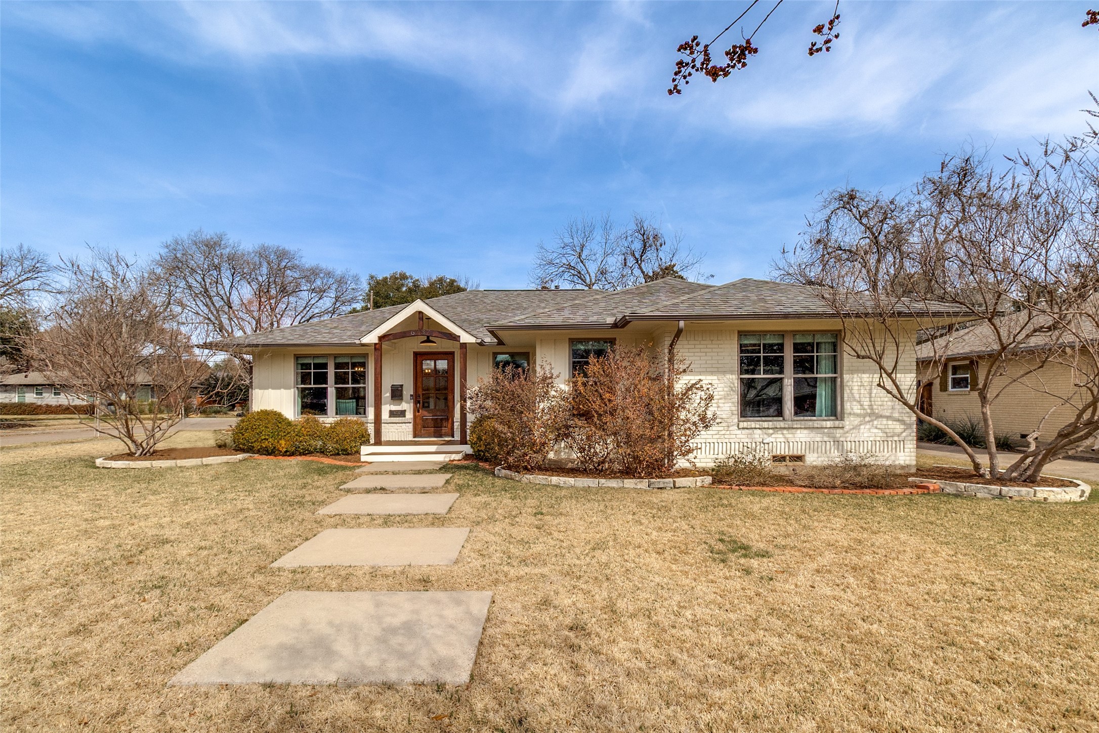 6737 Ravendale Lane Dallas TX 75214