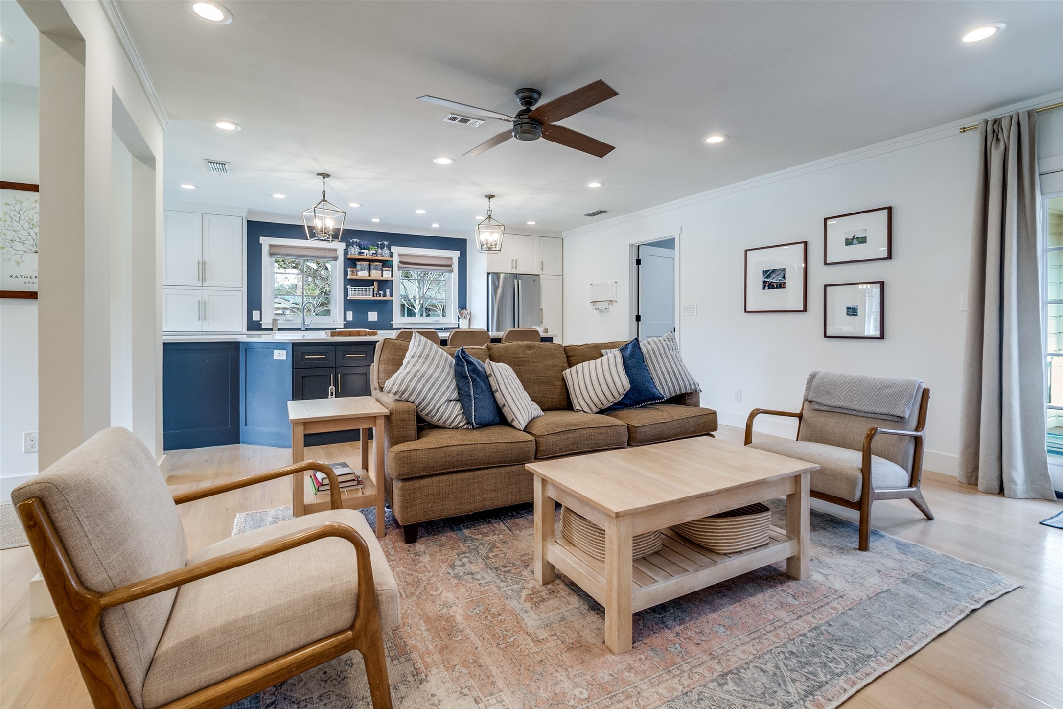 6737 Ravendale Lane Dallas TX 75214