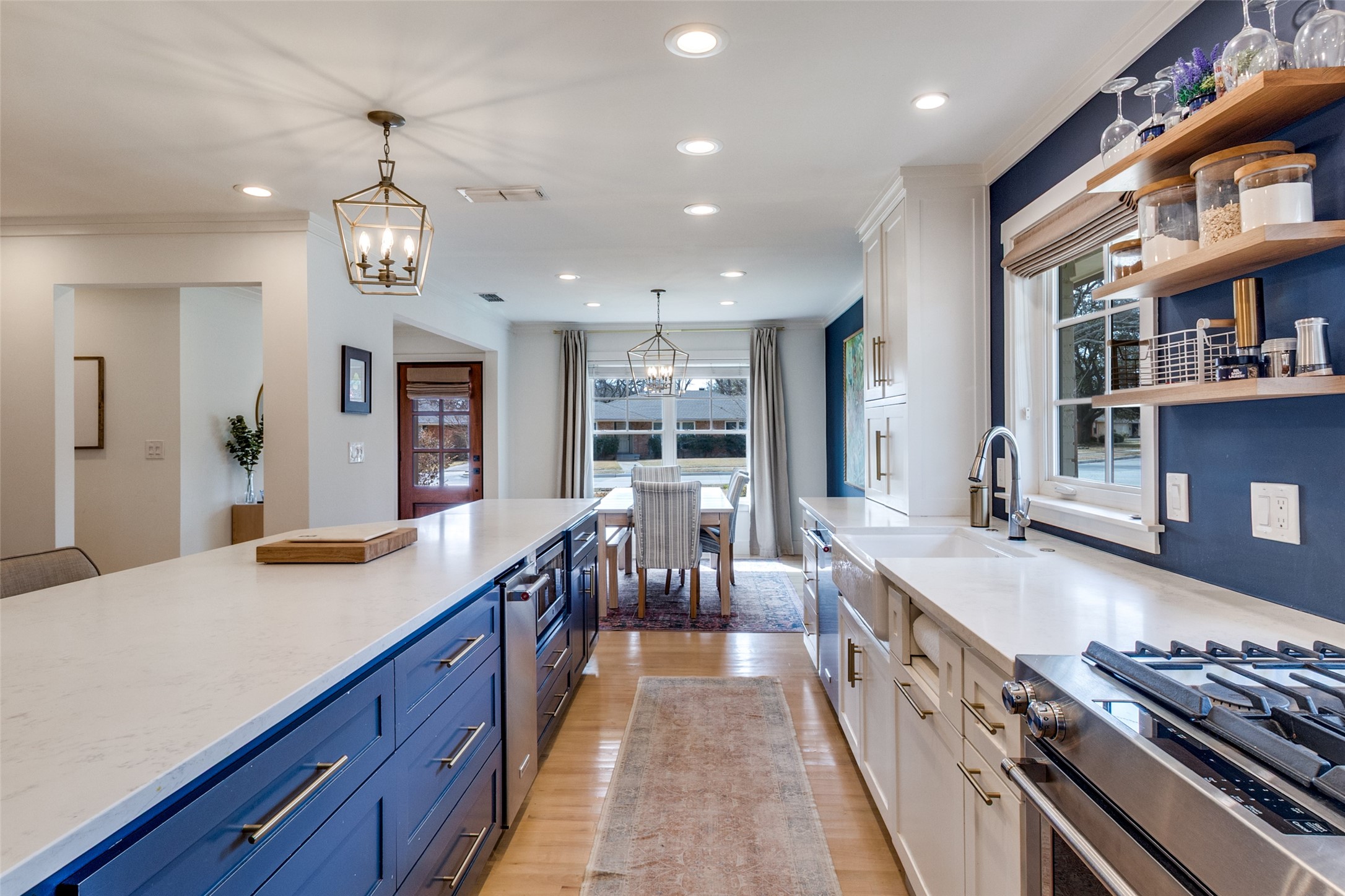 6737 Ravendale Lane Dallas TX 75214