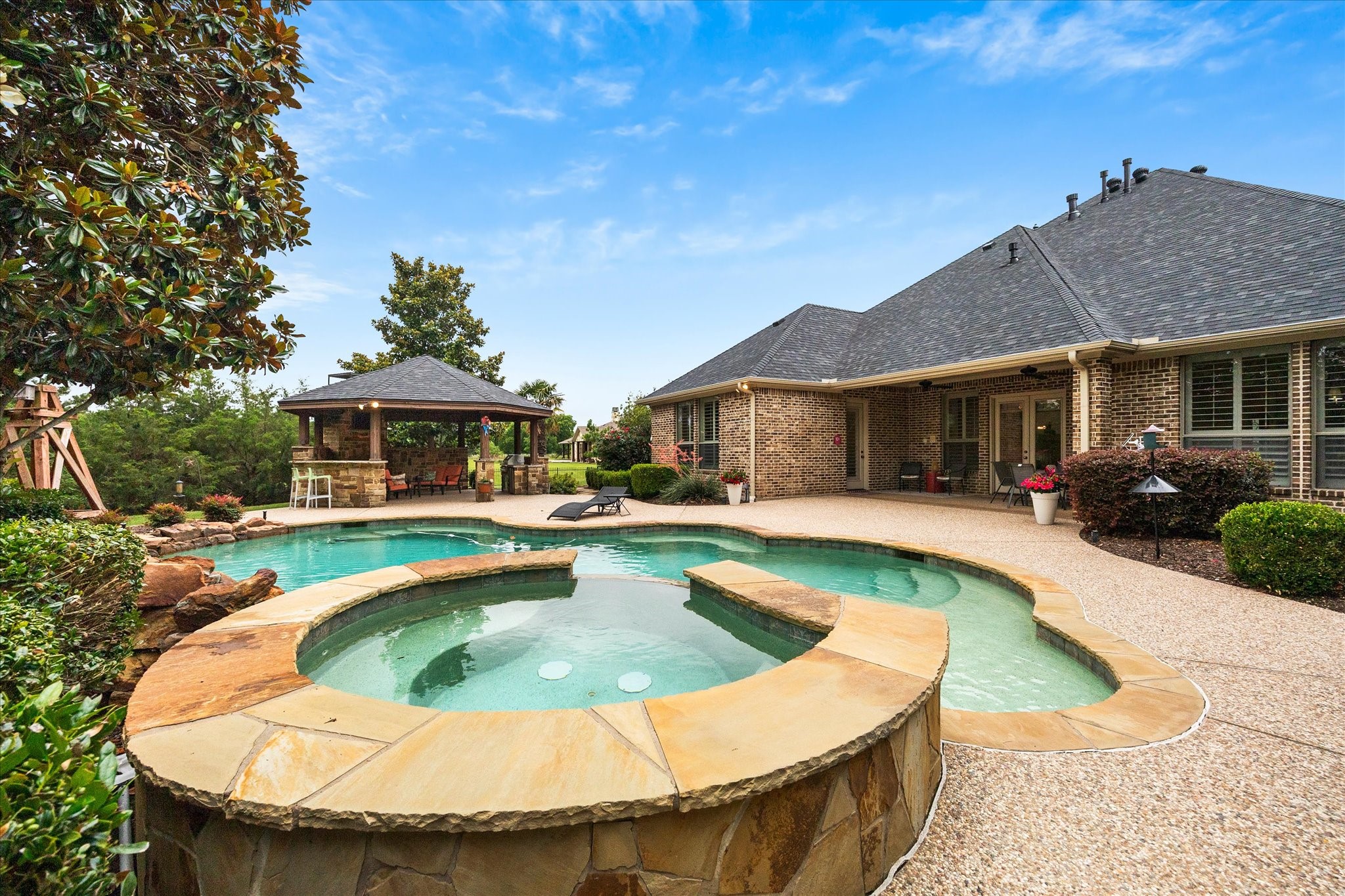 18 Kendal Court Heath TX 75032