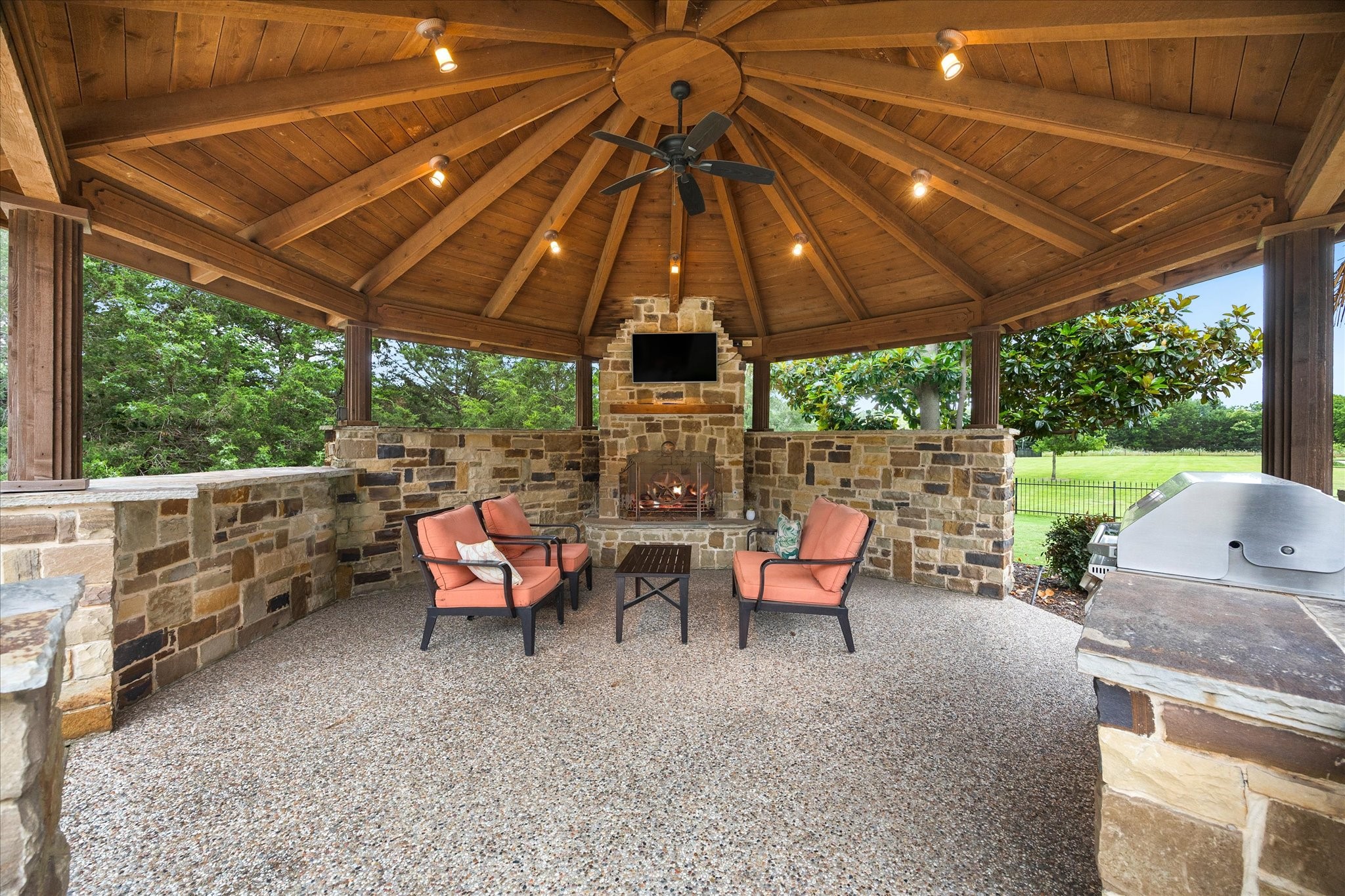 18 Kendal Court Heath TX 75032