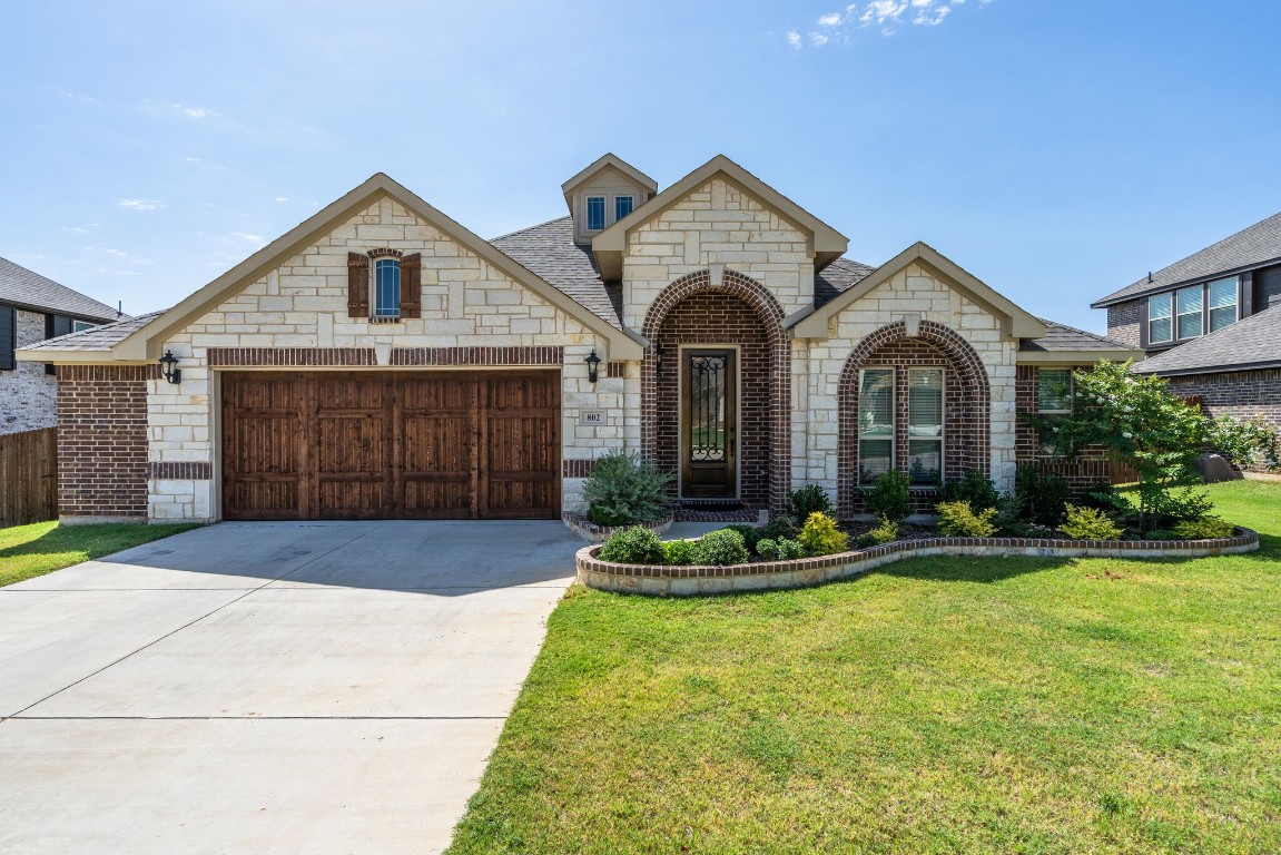 802 Imperial Way Mansfield TX 76063