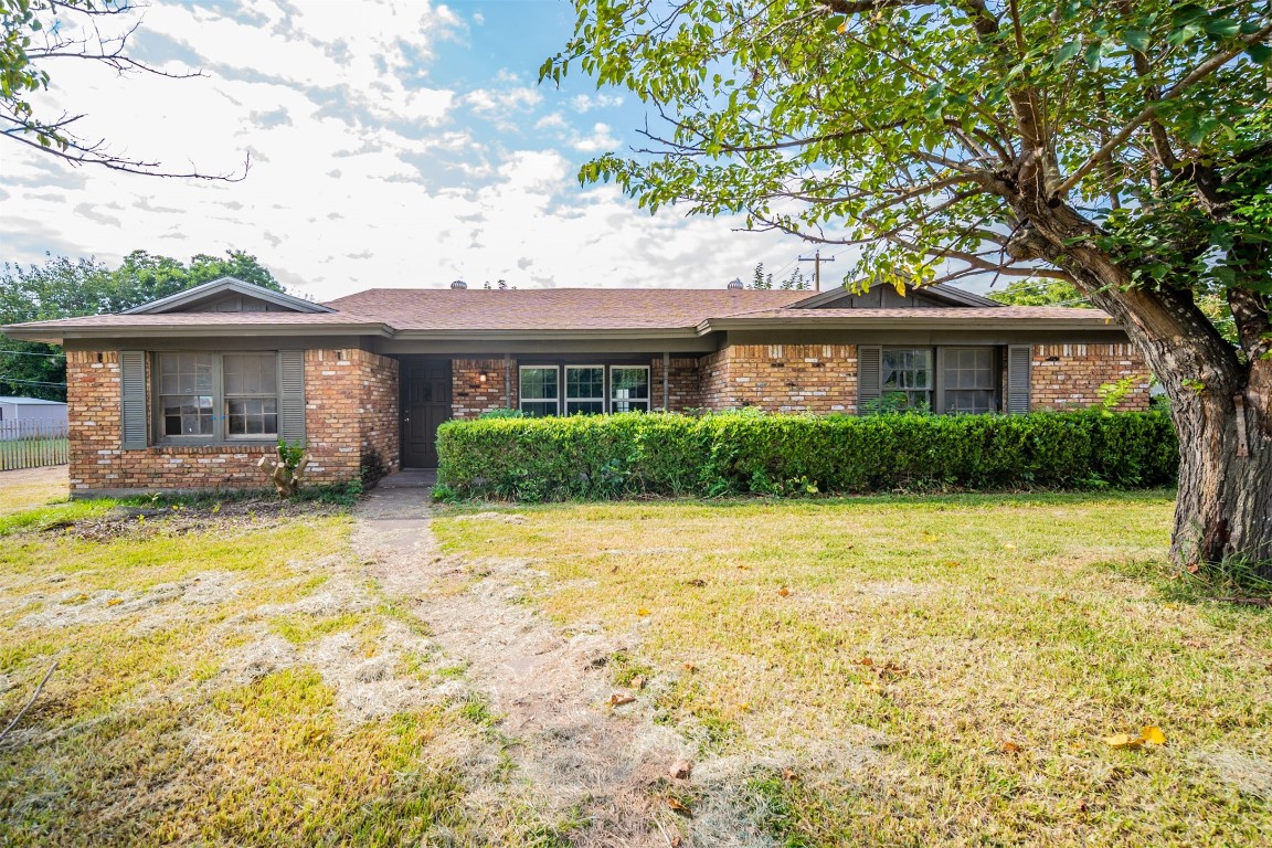 700 Bluebird Street Fort Worth TX 76140