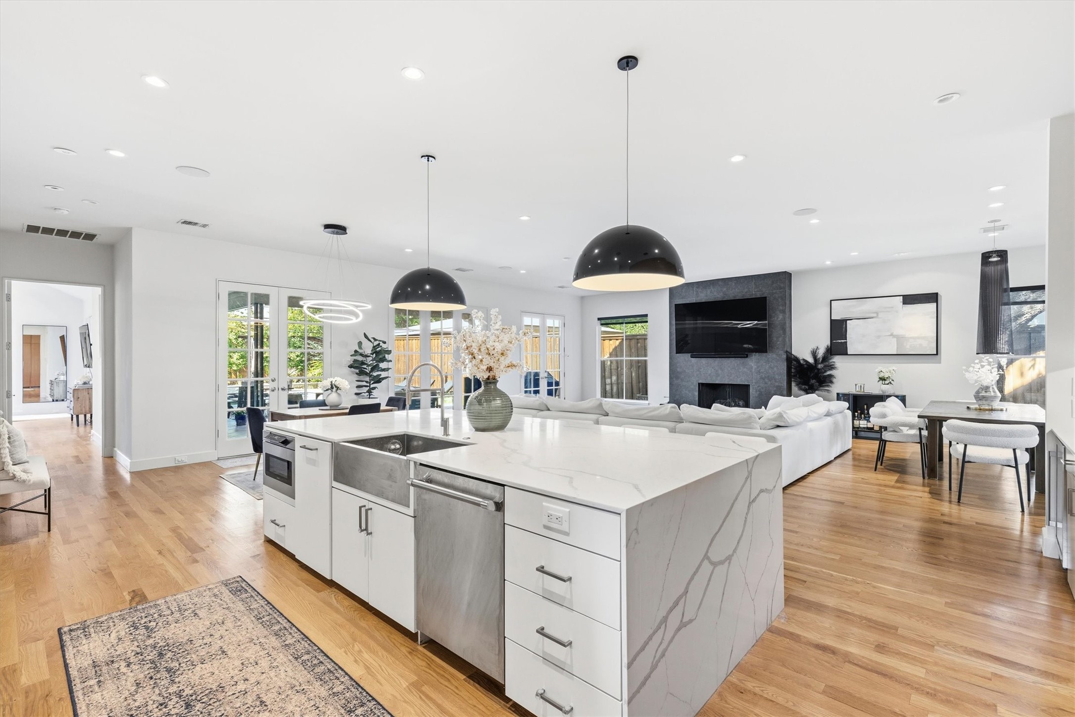 3867 Van Ness Lane Dallas TX 75220