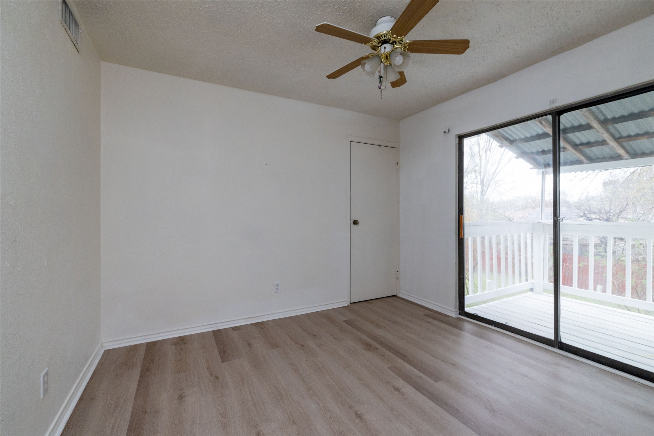 522 Royal Valley Road Grand Prairie TX 75052