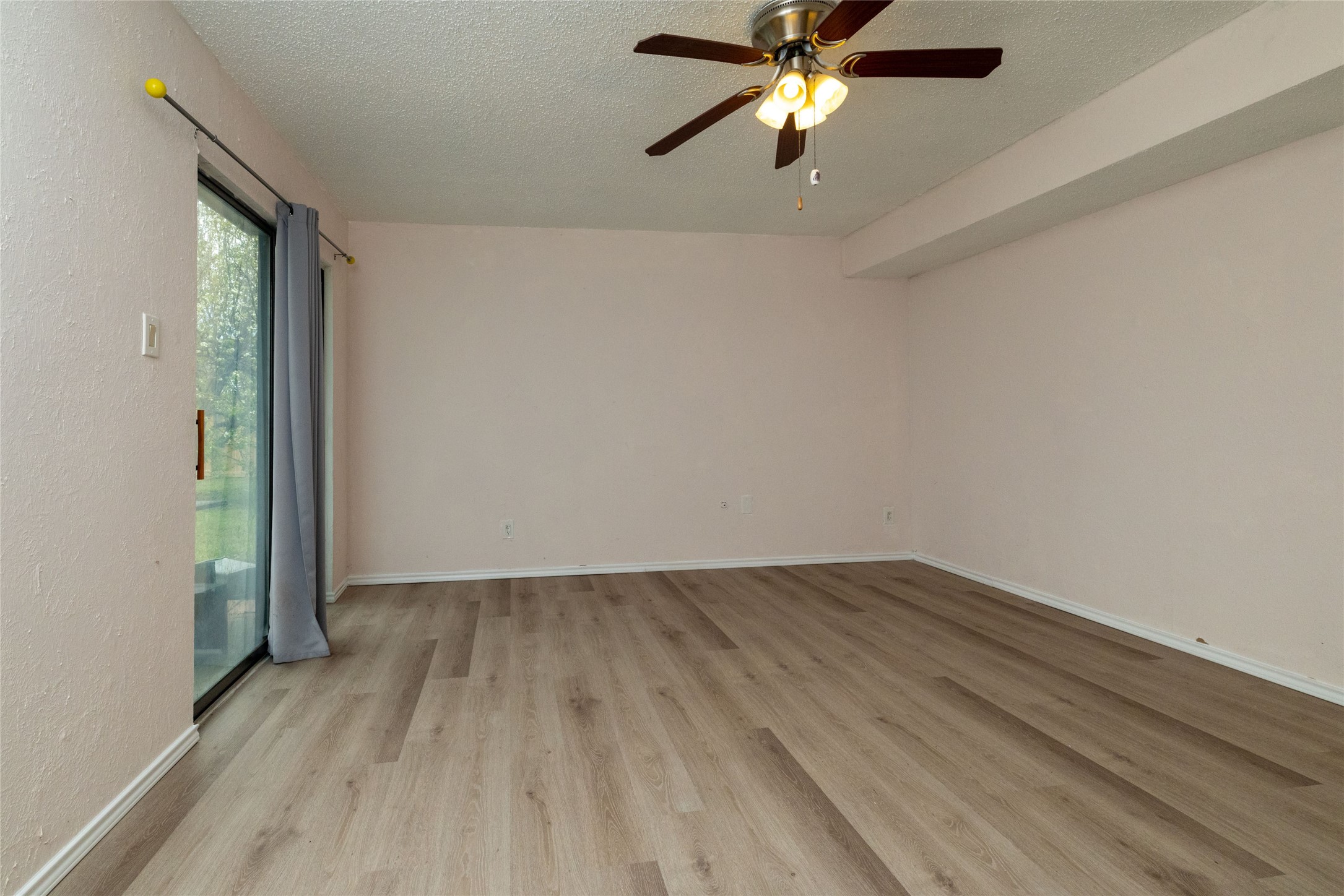 522 Royal Valley Road Grand Prairie TX 75052