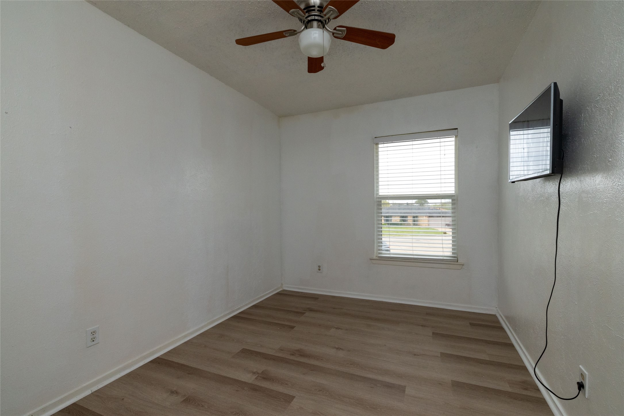 522 Royal Valley Road Grand Prairie TX 75052