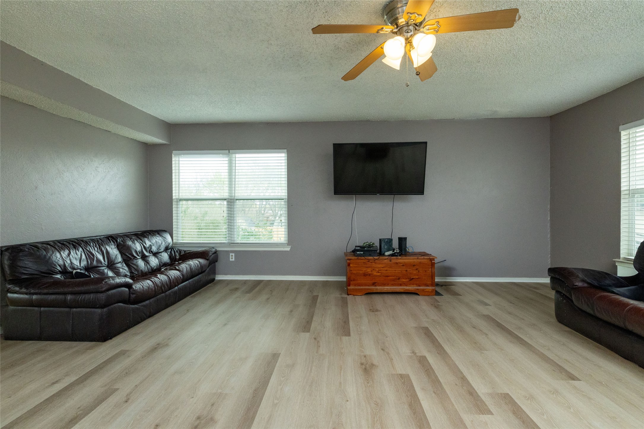 522 Royal Valley Road Grand Prairie TX 75052