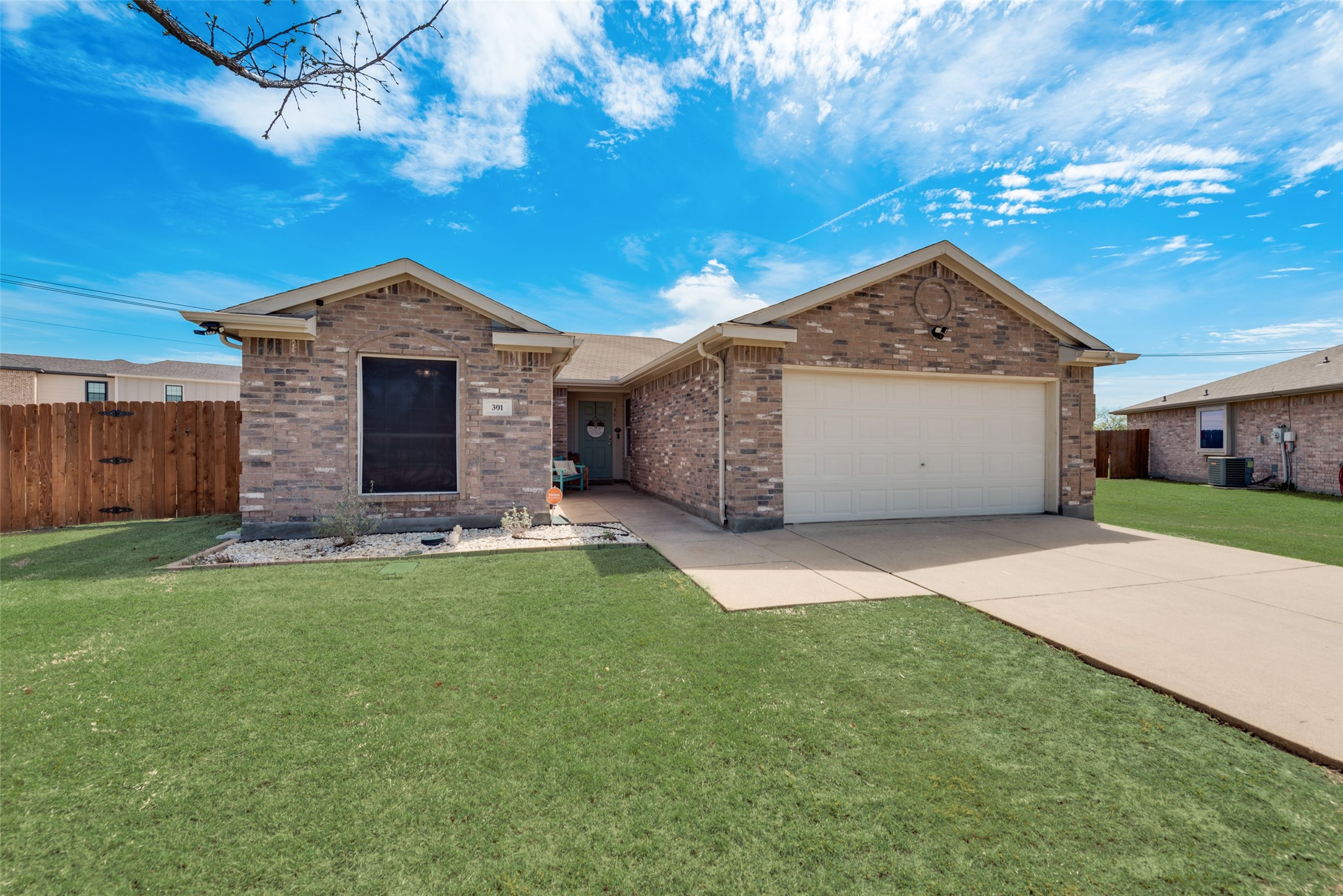 301 Oxford Street Burleson TX 76028