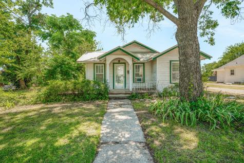 832 W Long Street Stephenville TX 76401