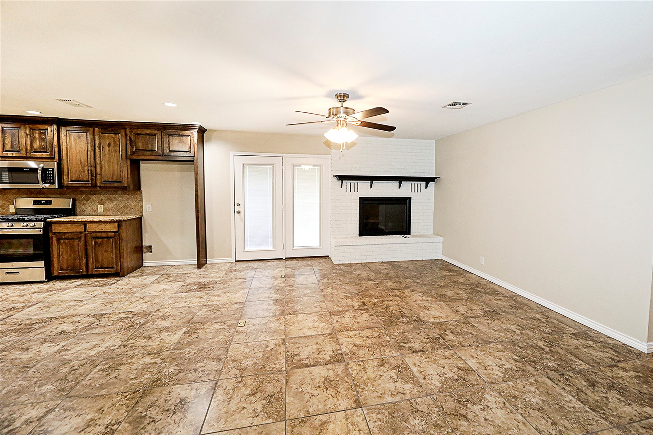 1403 Hulme Street Bowie TX 76230