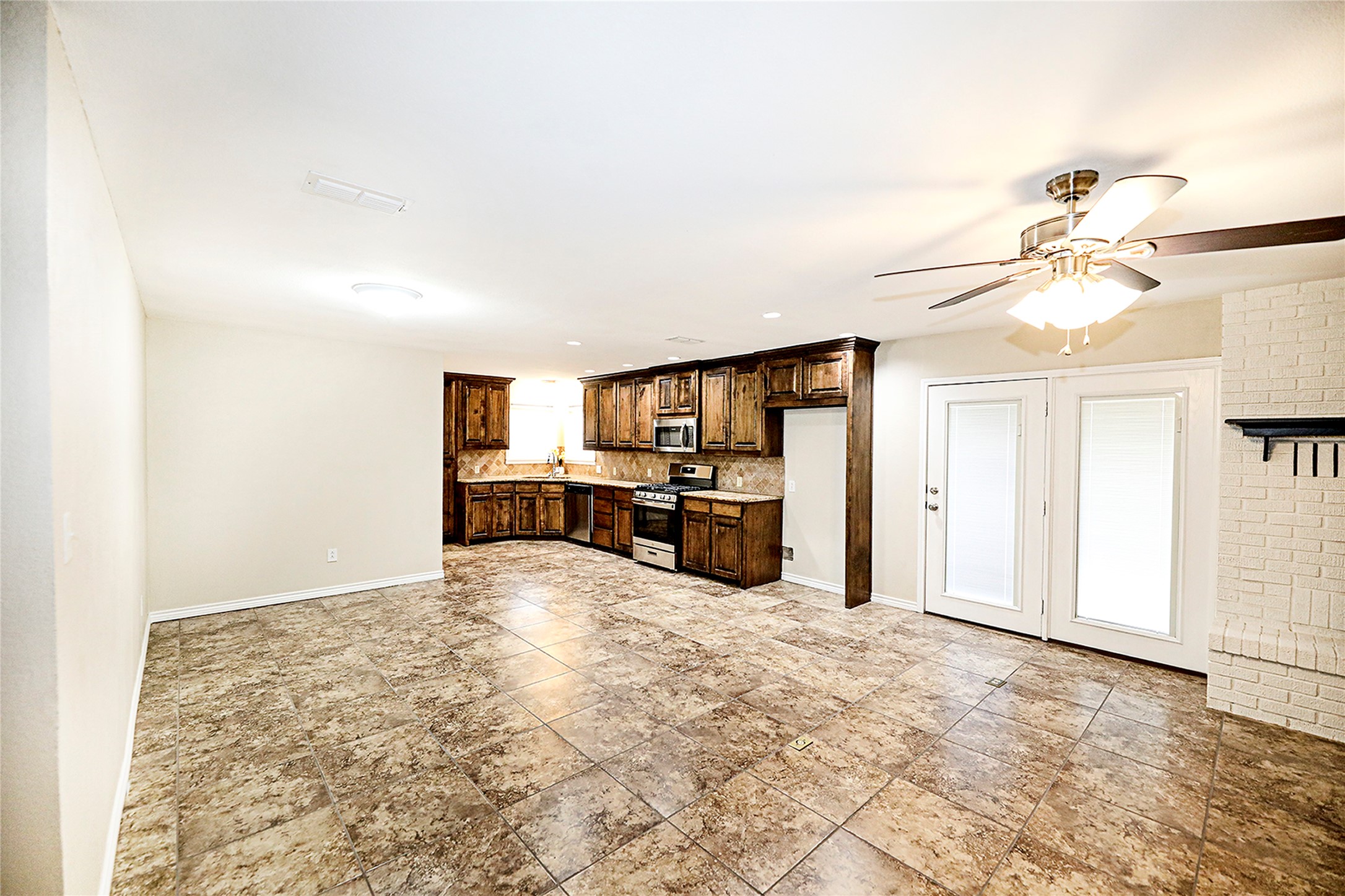 1403 Hulme Street Bowie TX 76230