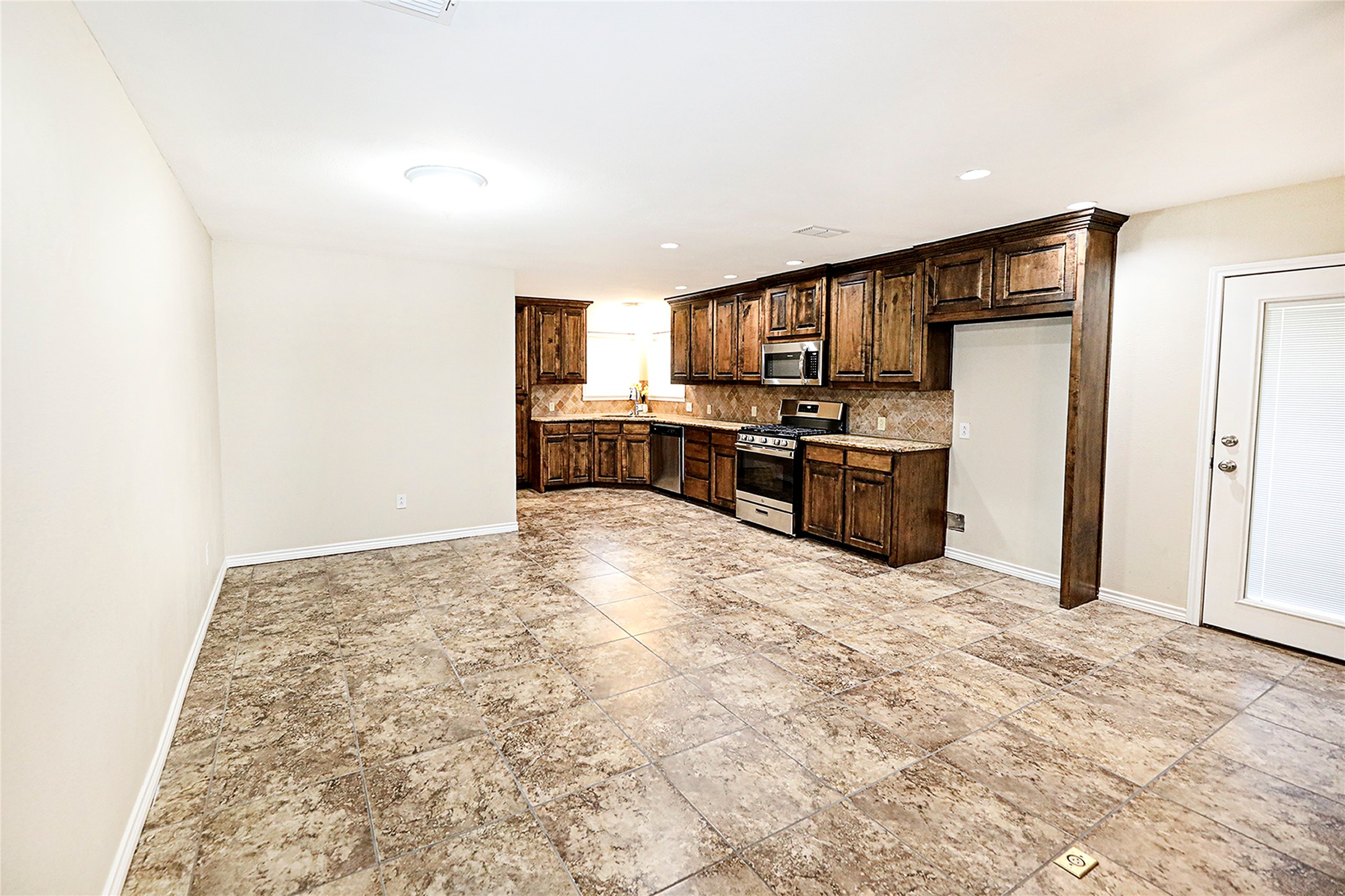 1403 Hulme Street Bowie TX 76230