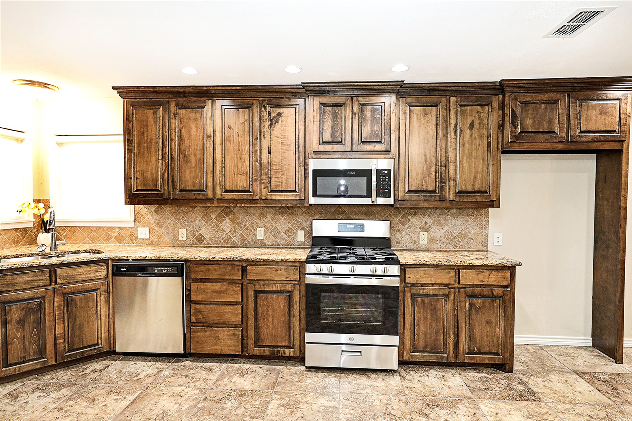 1403 Hulme Street Bowie TX 76230