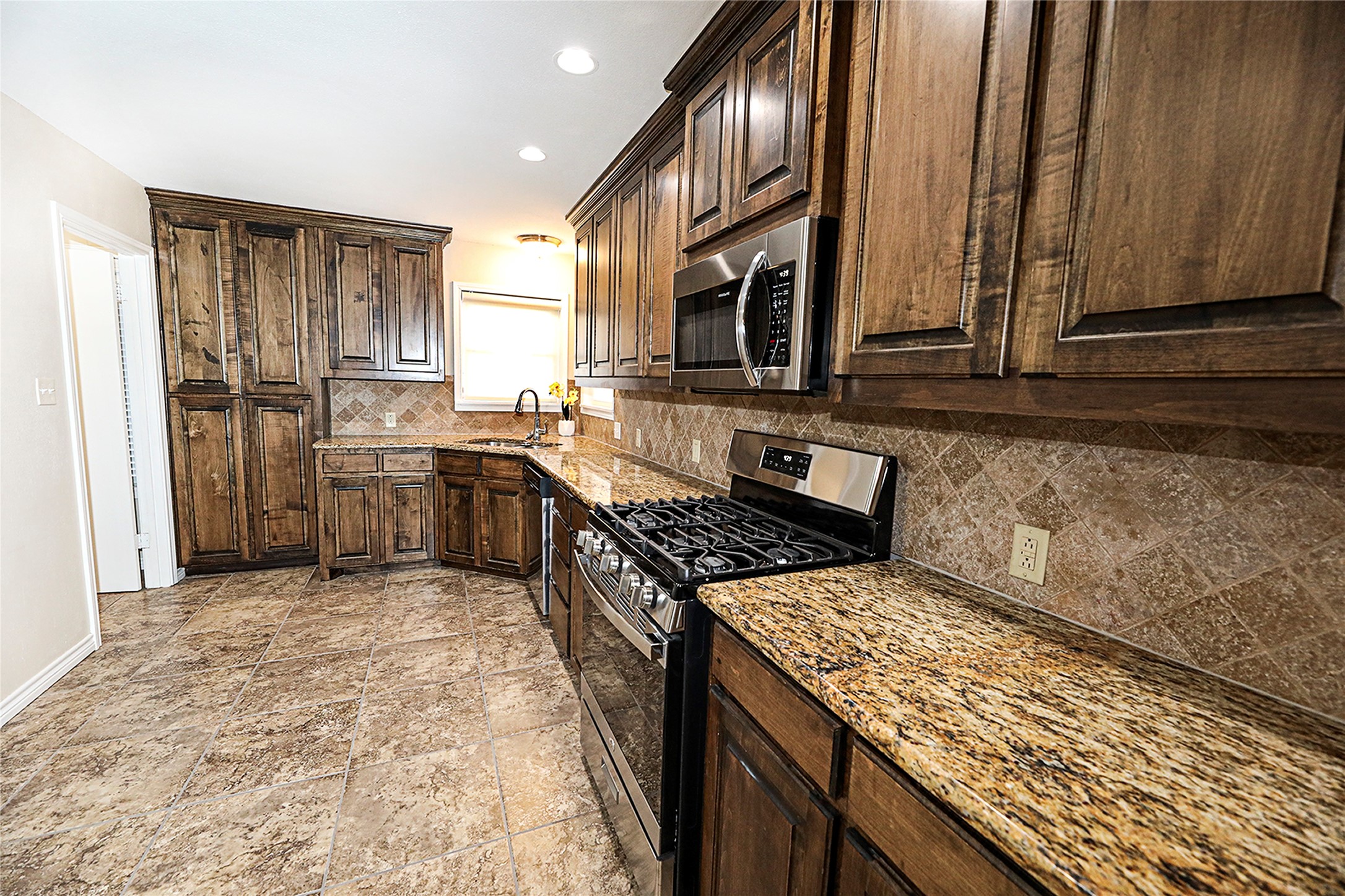1403 Hulme Street Bowie TX 76230