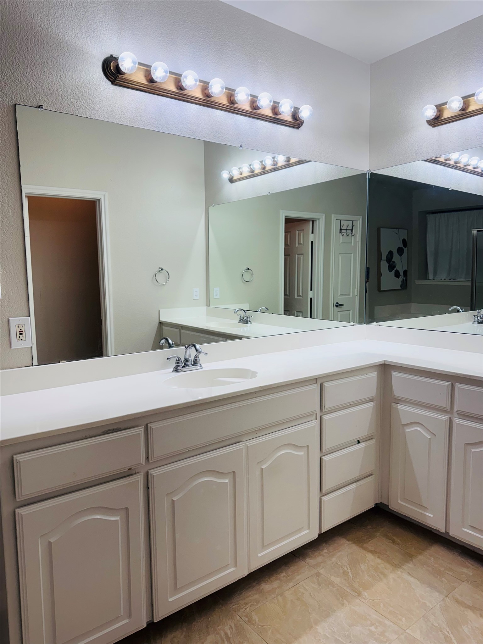 7814 Corona Court Arlington TX 76002