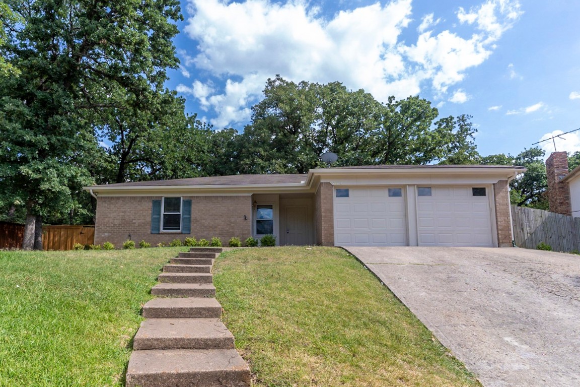 4819 Crestmont Court Arlington TX 76017