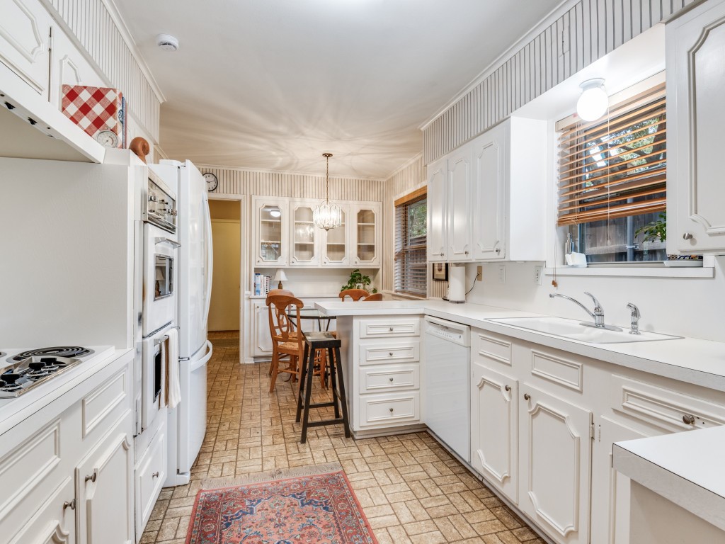 6260 Saratoga Circle Dallas TX 75214