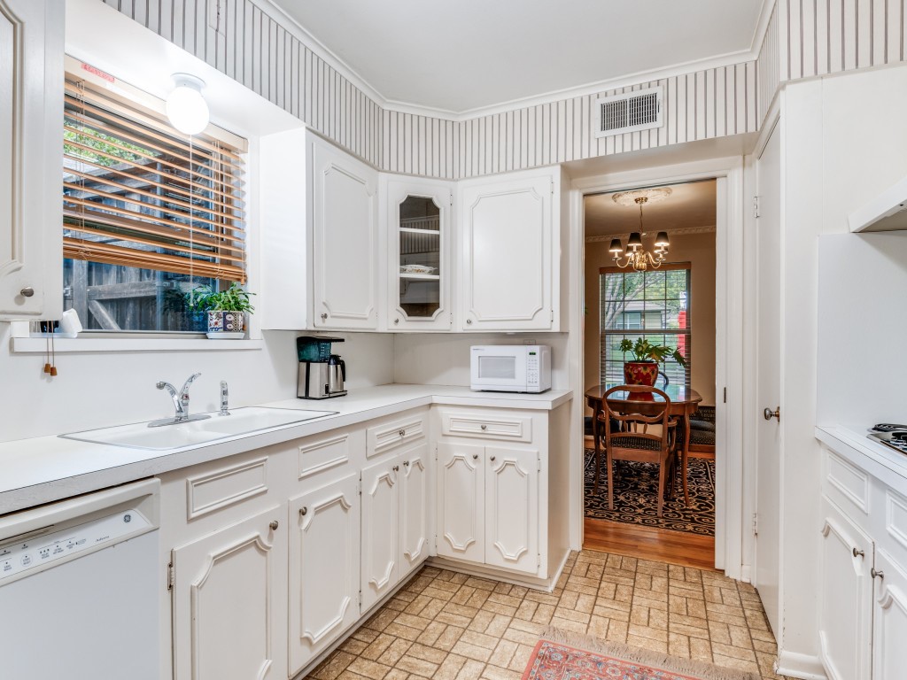 6260 Saratoga Circle Dallas TX 75214
