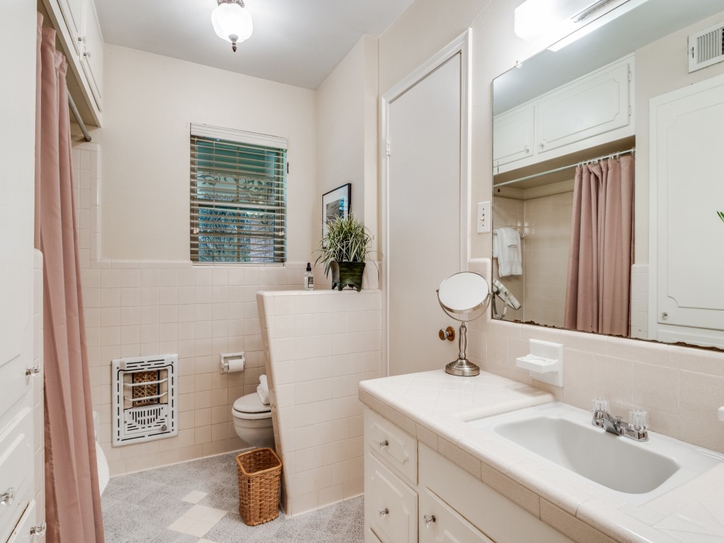 6260 Saratoga Circle Dallas TX 75214