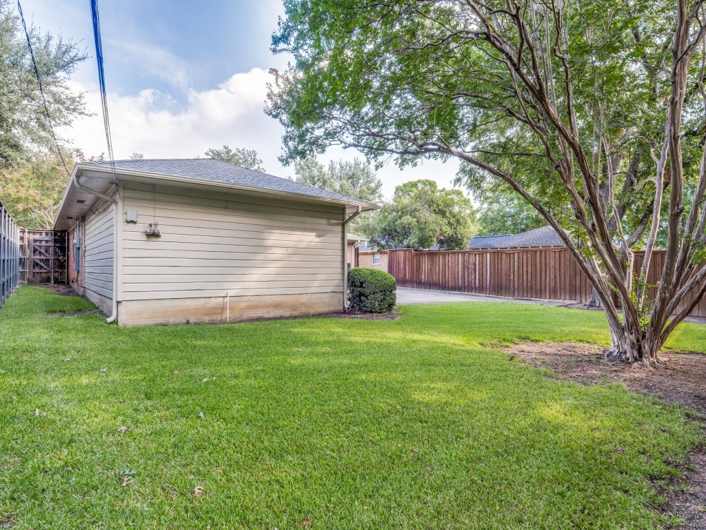 6260 Saratoga Circle Dallas TX 75214