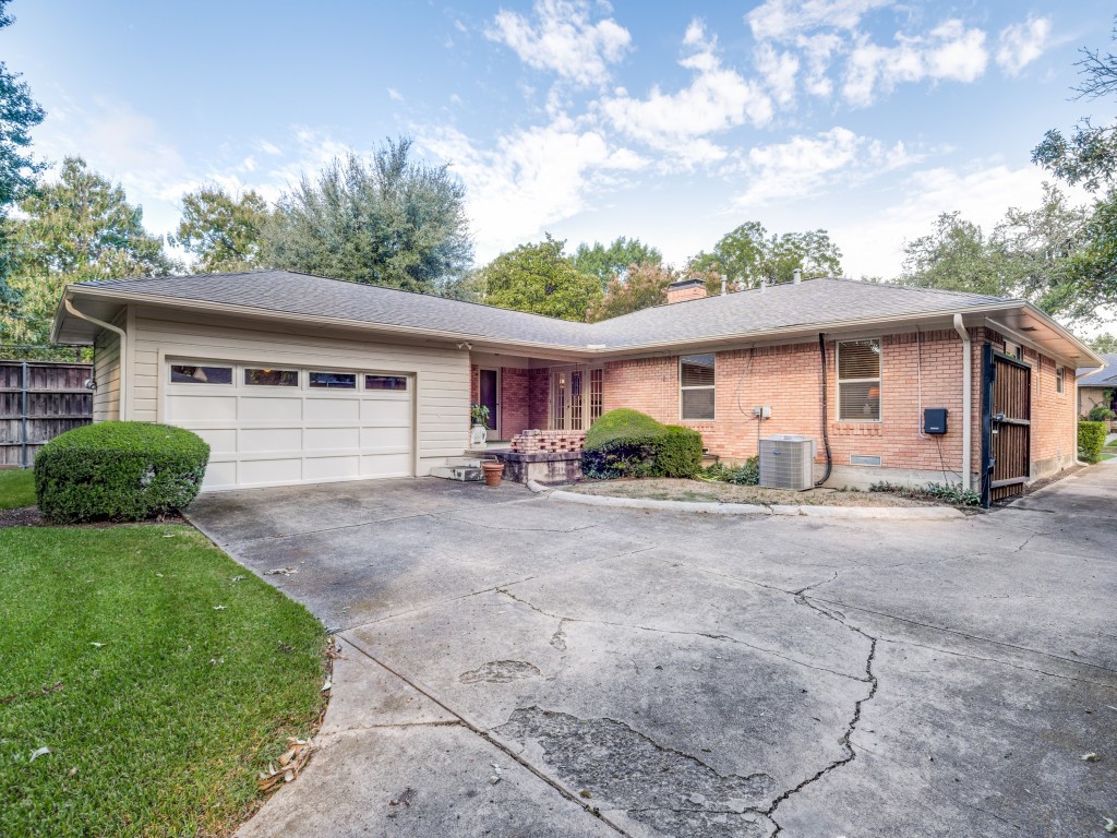 6260 Saratoga Circle Dallas TX 75214