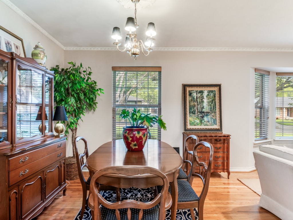 6260 Saratoga Circle Dallas TX 75214