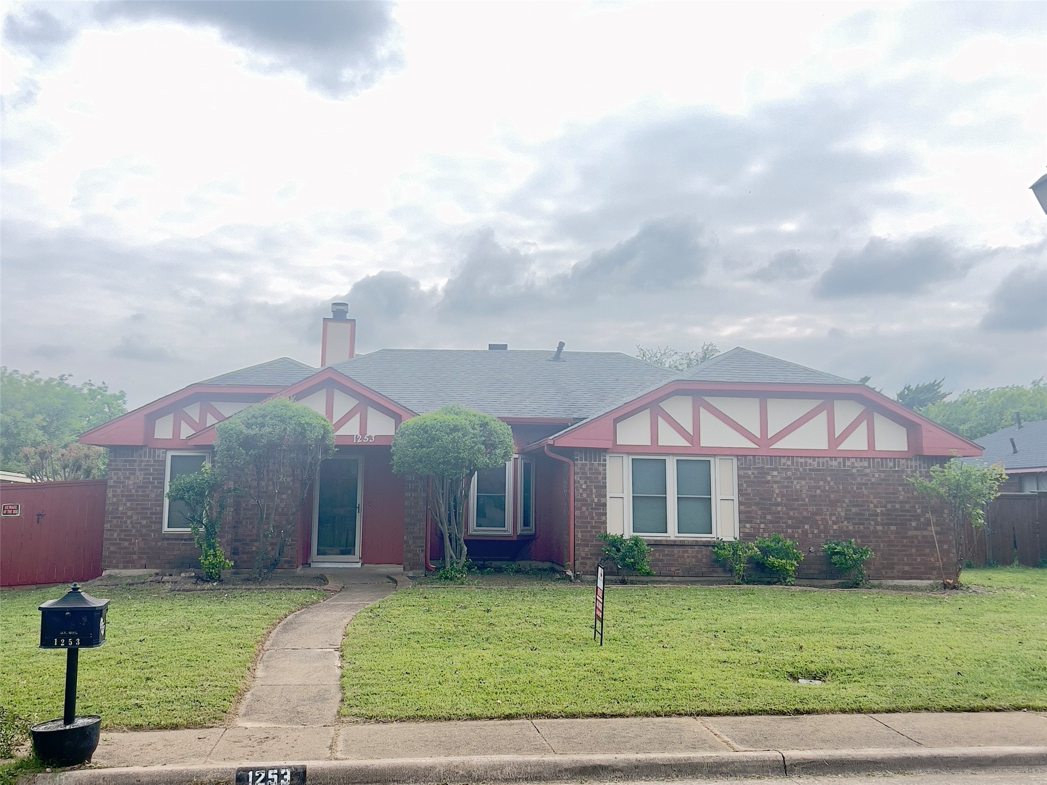 1253 Essex Drive Desoto TX 75115