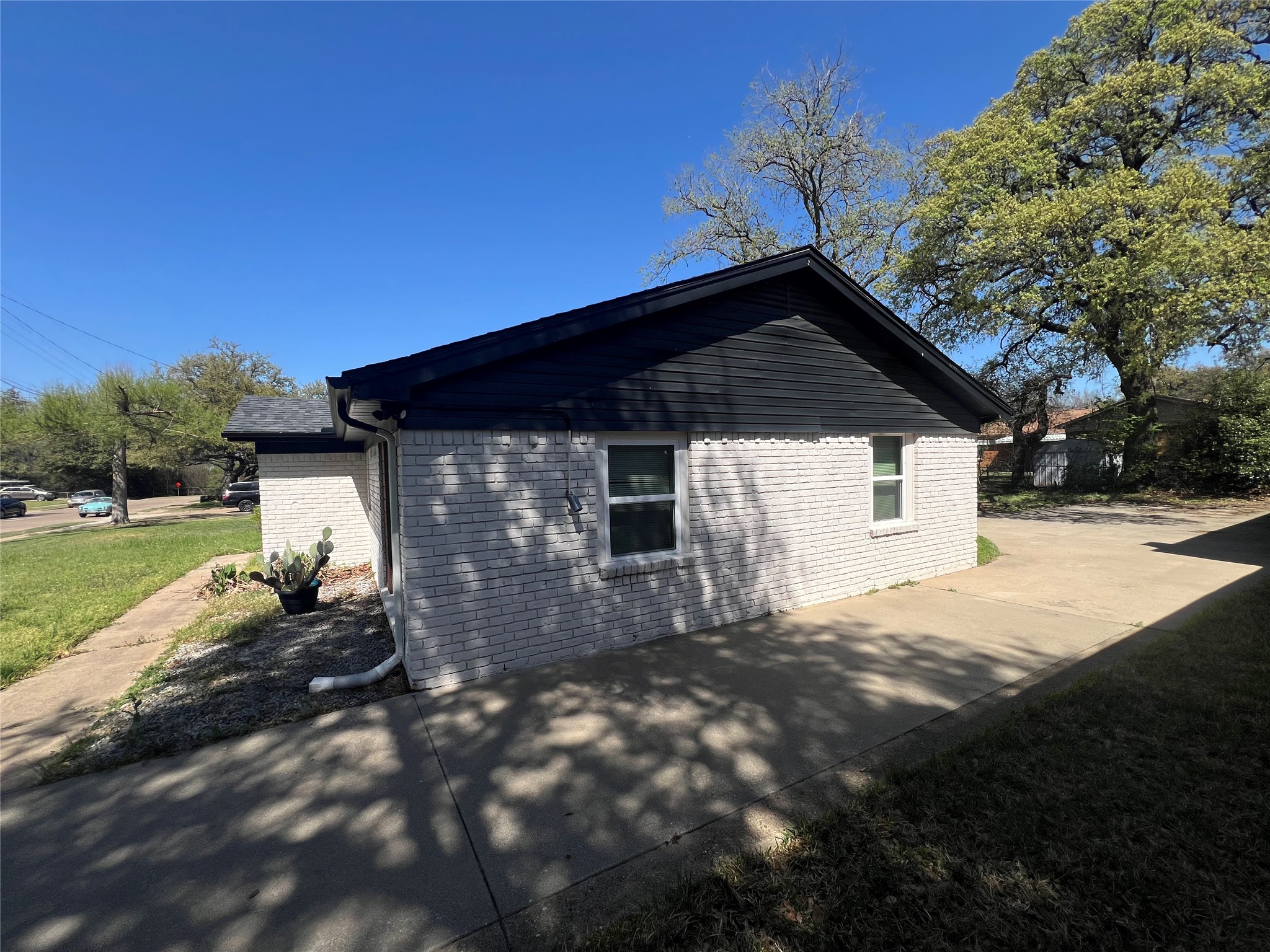 1306 Elby Street Irving TX 75061