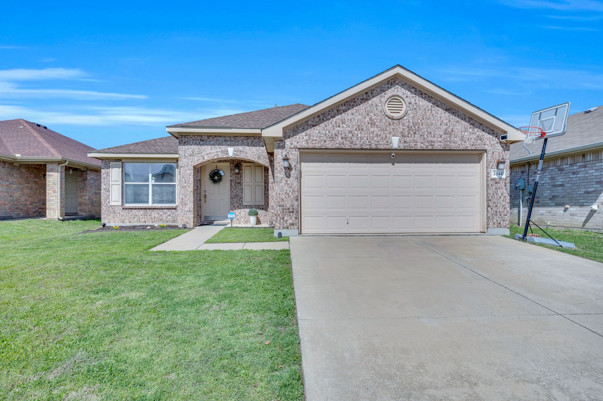 2044 Limestone Drive Grand Prairie TX 75052
