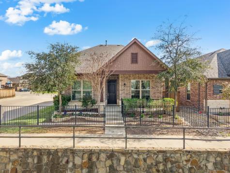 900 Adam Way Euless TX 76040