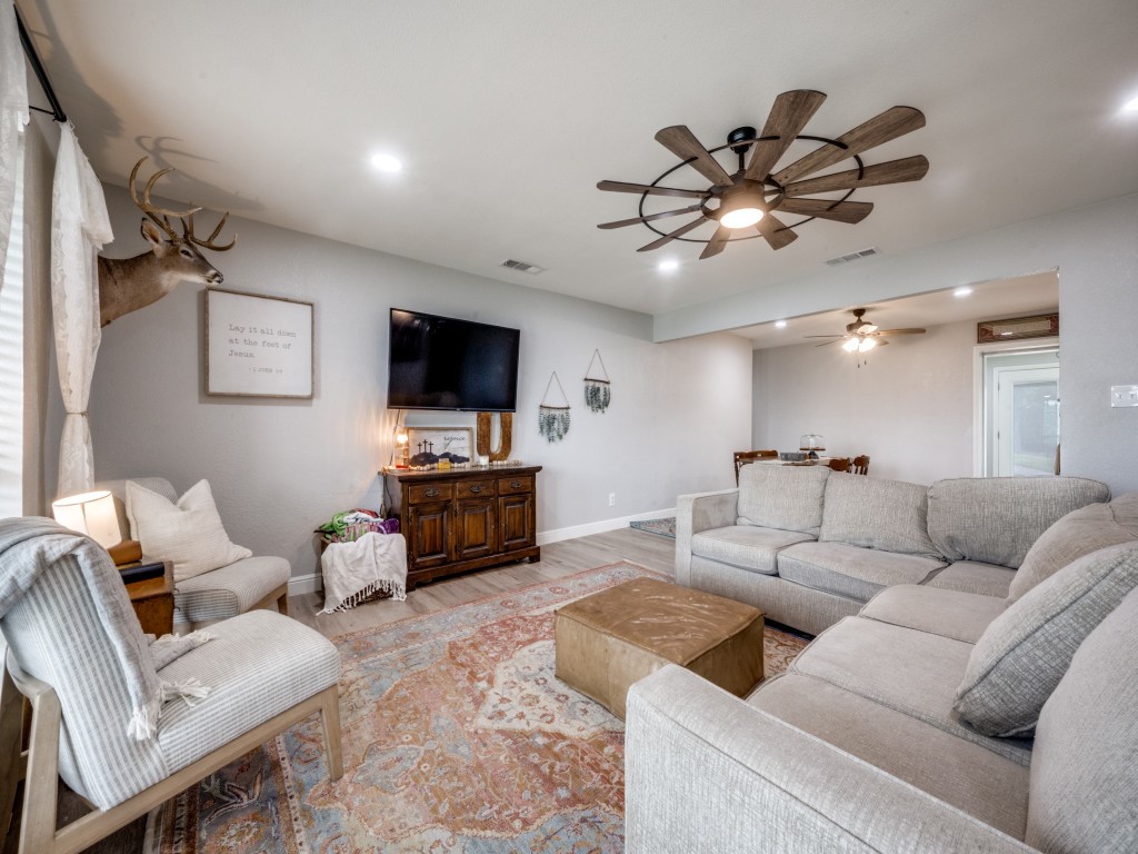1168 Us Highway 380 W Jacksboro TX 76458