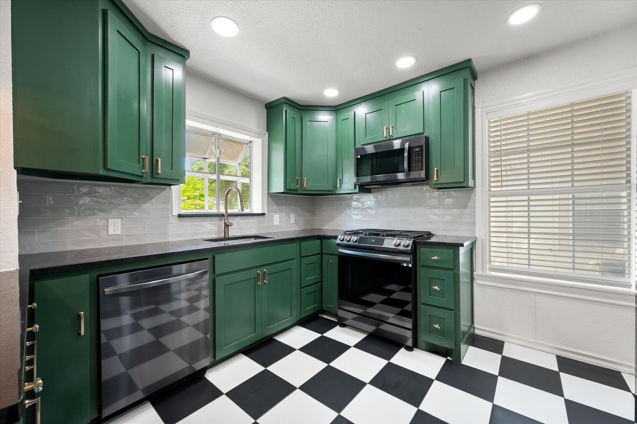 4521 Calmont Avenue Fort Worth TX 76107