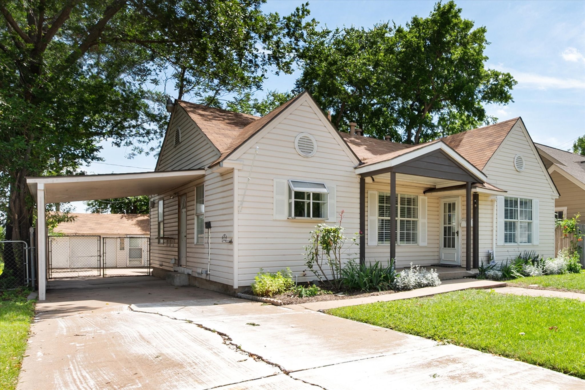 4521 Calmont Avenue Fort Worth TX 76107